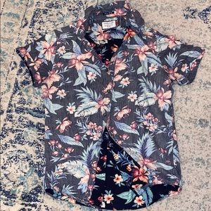 Casual short sleeve button down shirt